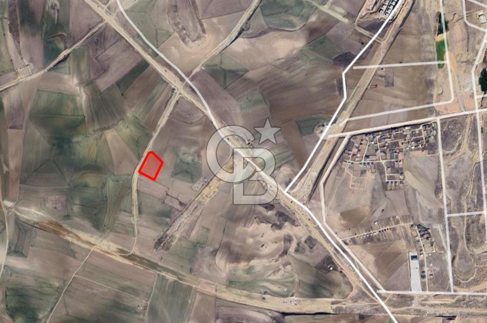 SUSUZDA YOLA CEPHE TEK TAPU 5868 M2 VİLLA ARSASI