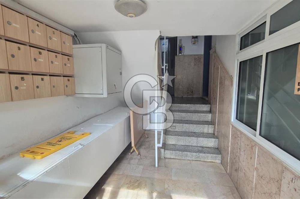 Narlıdere Çamtepe'de Deniz Manzaralı Bakımlı Ferah 3+1 Daire