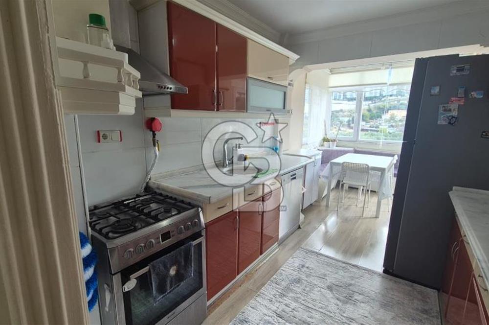 Narlıdere Çamtepe'de Deniz Manzaralı Bakımlı Ferah 3+1 Daire