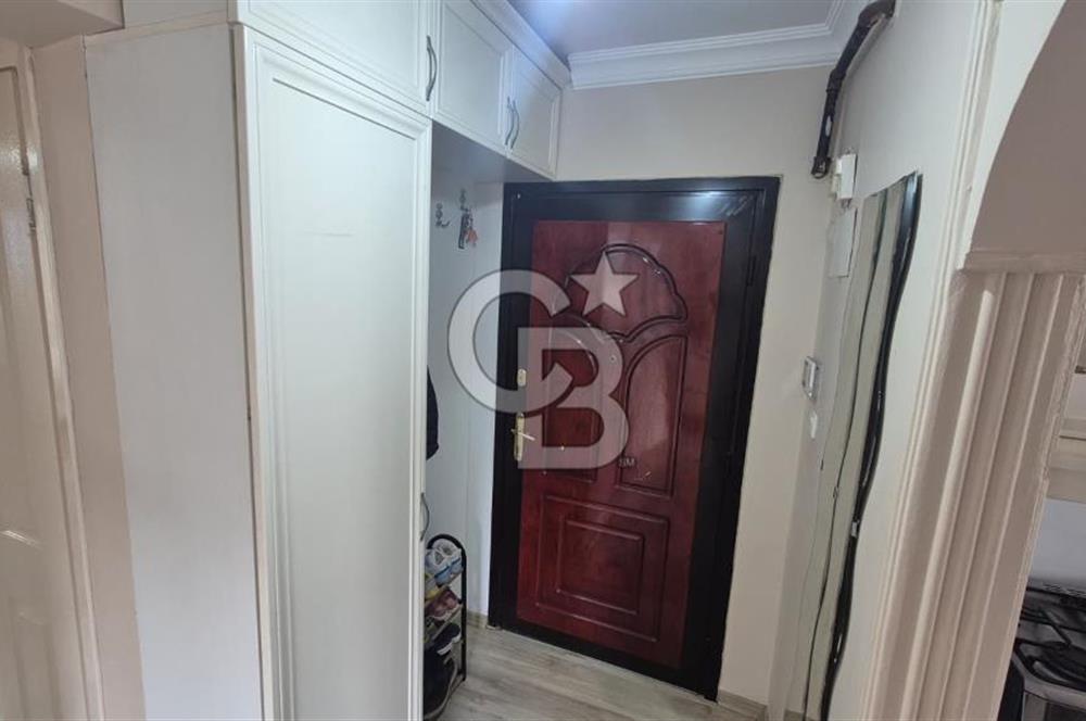 Narlıdere Çamtepe'de Deniz Manzaralı Bakımlı Ferah 3+1 Daire