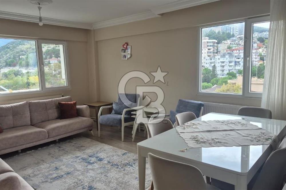Narlıdere Çamtepe'de Deniz Manzaralı Bakımlı Ferah 3+1 Daire