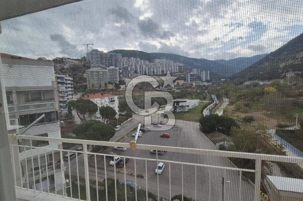 Narlıdere Çamtepe'de Deniz Manzaralı Bakımlı Ferah 3+1 Daire