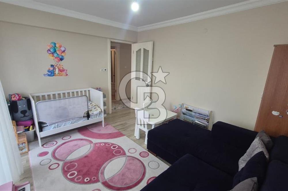 Narlıdere Çamtepe'de Deniz Manzaralı Bakımlı Ferah 3+1 Daire