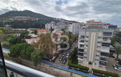 Narlıdere Çamtepe'de Deniz Manzaralı Bakımlı Ferah 3+1 Daire