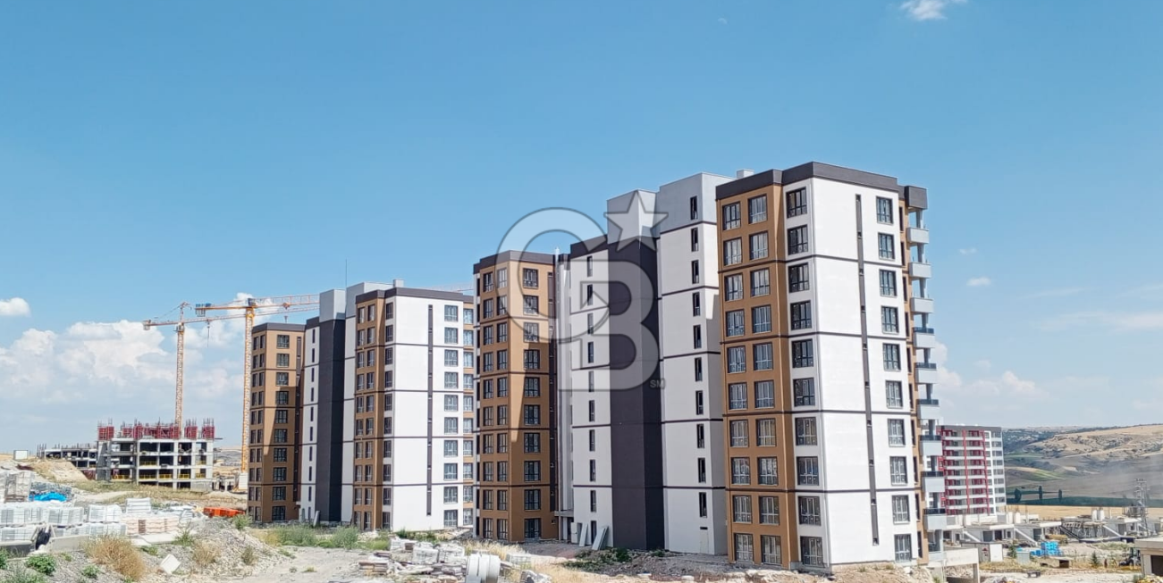 GOLF LİFE SİTESİNDE SATILIK 2+1 DAİRE