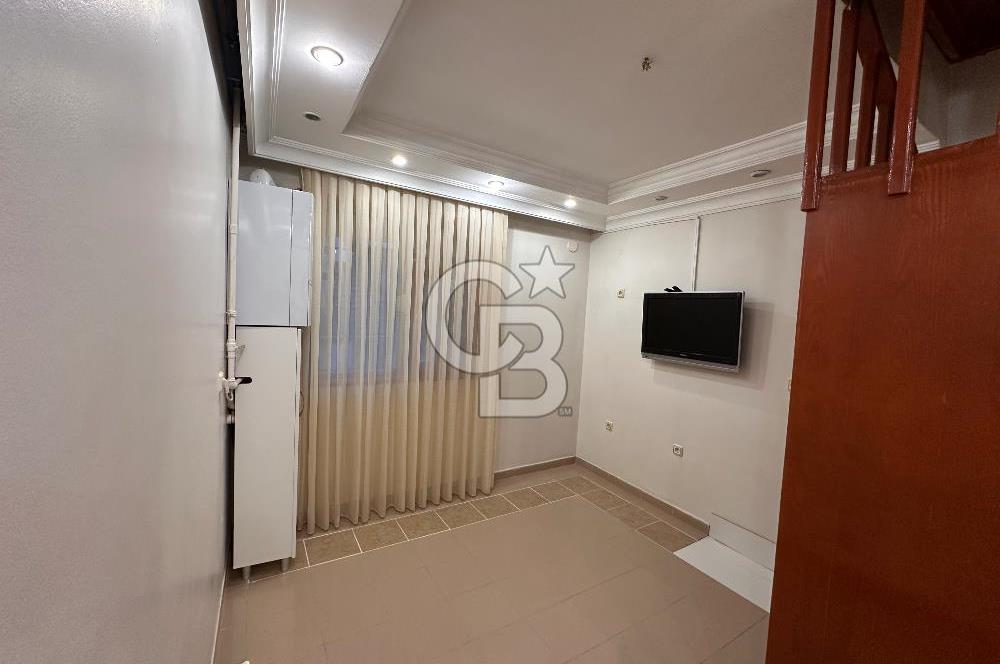 Maltepe'de Feyzullah Mahallesi'de Ferah ve şık 3+1 Satılık Daire