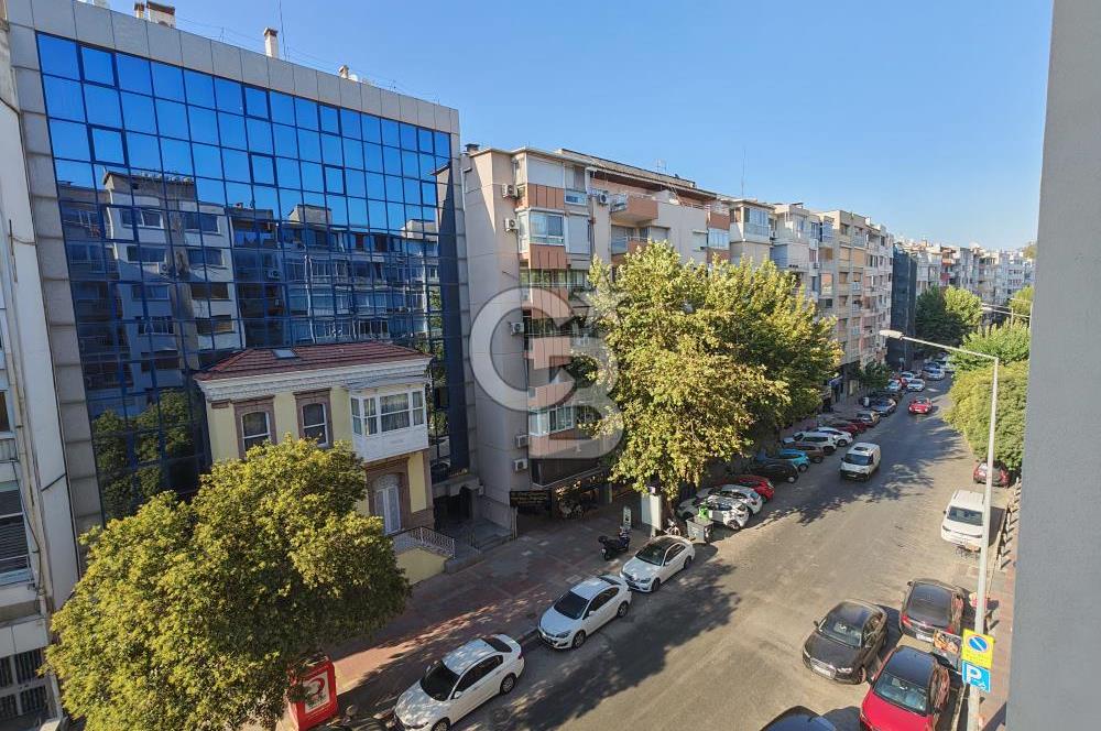Mithatpaşa Caddesi'nde Otoparklı Asansörlü Satılık 3+1