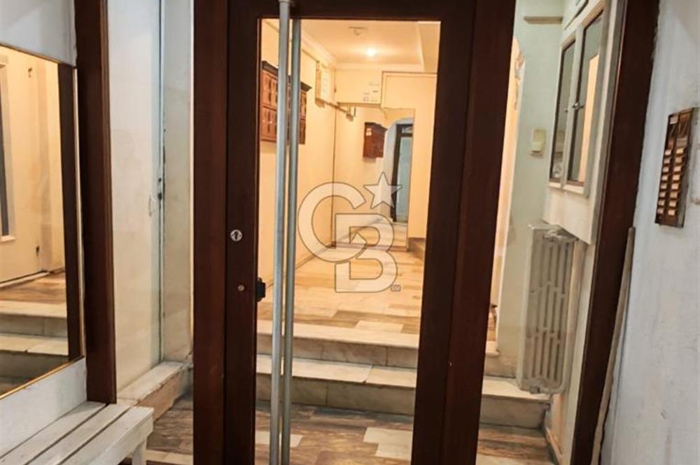 Mithatpaşa Caddesi'nde Otoparklı Asansörlü Satılık 3+1
