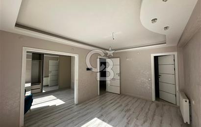 Karşıyaka'da Merkezi konumda 6+1 Satılık Lüks Daire