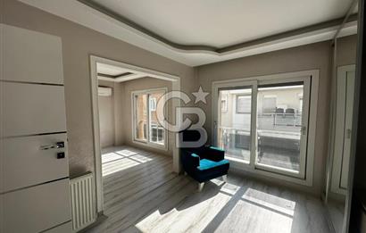 Karşıyaka'da Merkezi konumda 6+1 Satılık Lüks Daire