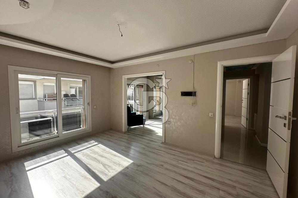 Karşıyaka'da Merkezi konumda 6+1 Satılık Lüks Daire
