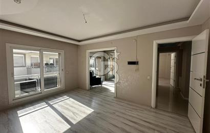 Karşıyaka'da Merkezi konumda 6+1 Satılık Lüks Daire