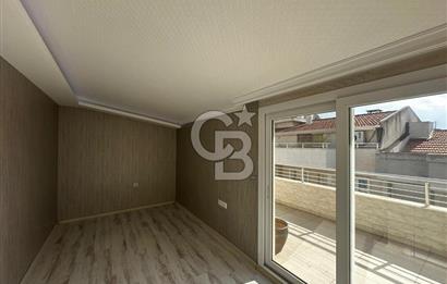 Karşıyaka'da Merkezi konumda 6+1 Satılık Lüks Daire