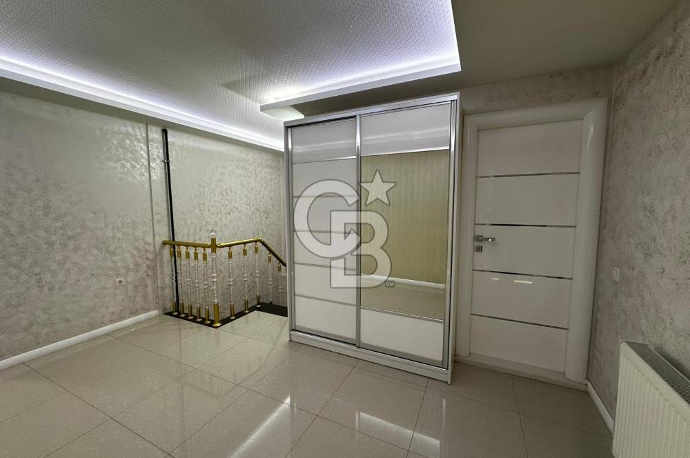 Karşıyaka'da Merkezi konumda 6+1 Satılık Lüks Daire