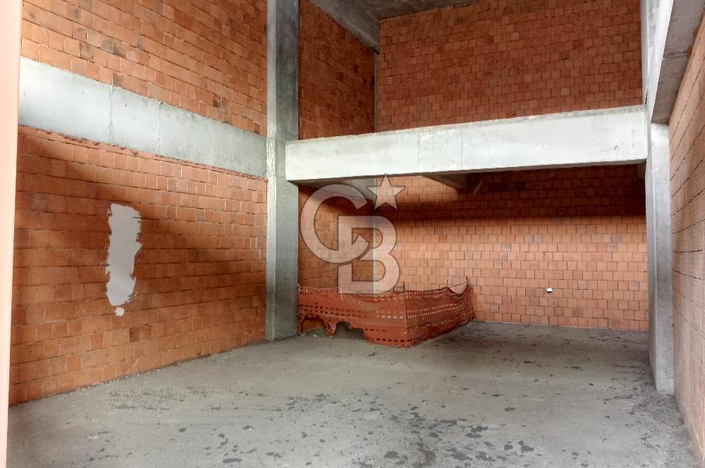 ESENYURT ONUR PARK LİFE SİTESİNDE 700 M2 KİRALIK İŞ YERİ / DEPO