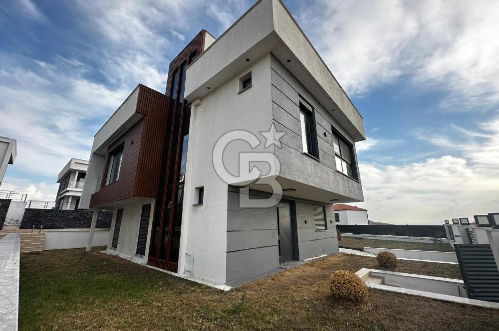 Villakent'in Eşşiz Lokasyonunda Ay Işığı Teras Evlerde Satılık Villa