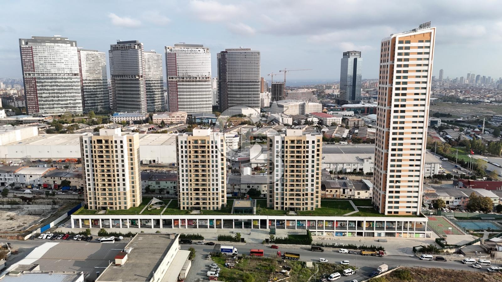 ESENYURT ONUR PARK LİFE SİTESİNDE 700 M2 KİRALIK İŞ YERİ / DEPO