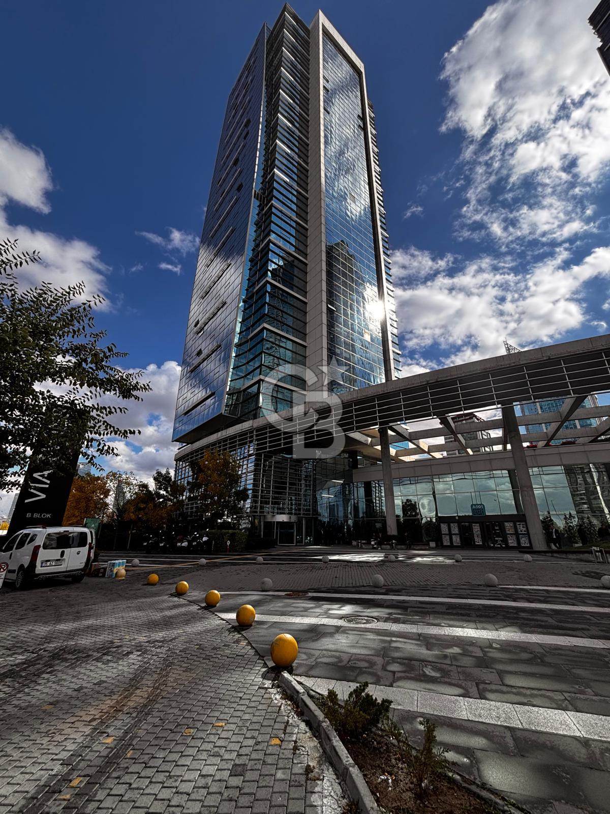 VIA TWINS ANKARA'DA FULL YAPILI LÜKS EŞYALI KÖŞE OFİS