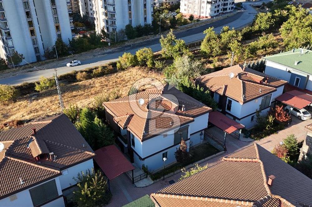 COLDWELL BANKER SAFİR'den TECDE'nin KALBİNDE SATILIK LÜKS VİLLA