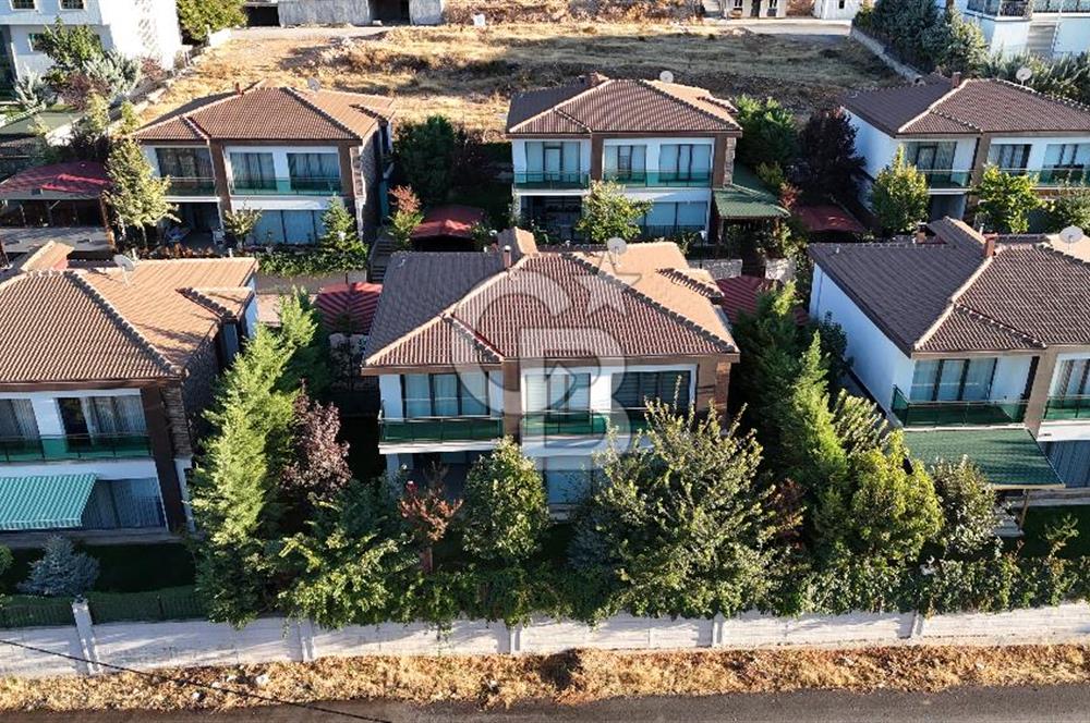 COLDWELL BANKER SAFİR'den TECDE'nin KALBİNDE SATILIK LÜKS VİLLA