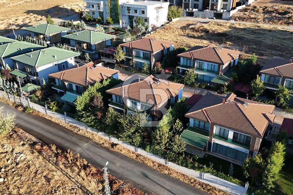 COLDWELL BANKER SAFİR'den TECDE'nin KALBİNDE SATILIK LÜKS VİLLA