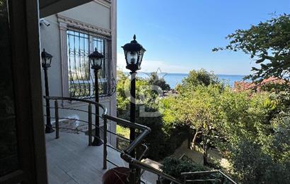 BEYLİKDÜZÜ GÜRPINARDA PANORAMİK DENİZ MANZARALI VİLLA