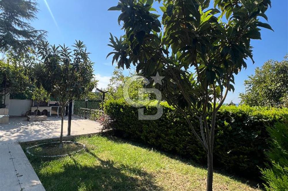 BEYLİKDÜZÜ GÜRPINARDA PANORAMİK DENİZ MANZARALI VİLLA