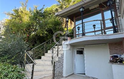 BEYLİKDÜZÜ GÜRPINARDA PANORAMİK DENİZ MANZARALI VİLLA