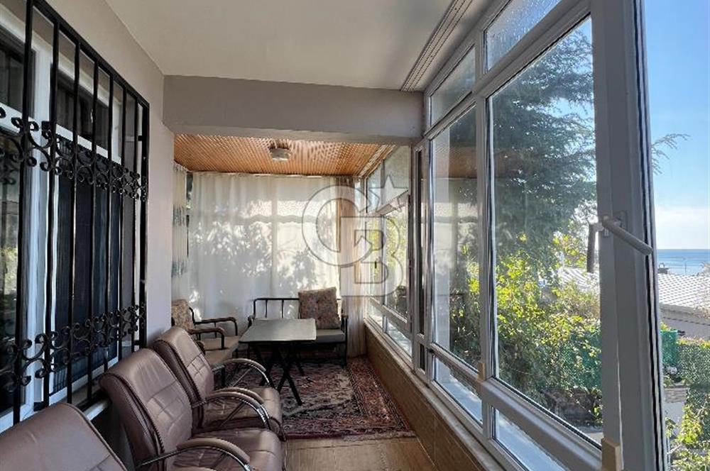BEYLİKDÜZÜ GÜRPINARDA PANORAMİK DENİZ MANZARALI VİLLA