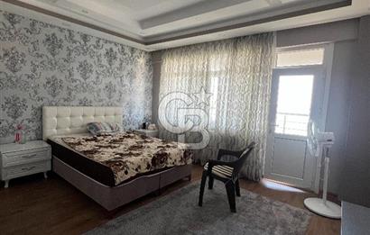 BEYLİKDÜZÜ GÜRPINARDA PANORAMİK DENİZ MANZARALI VİLLA