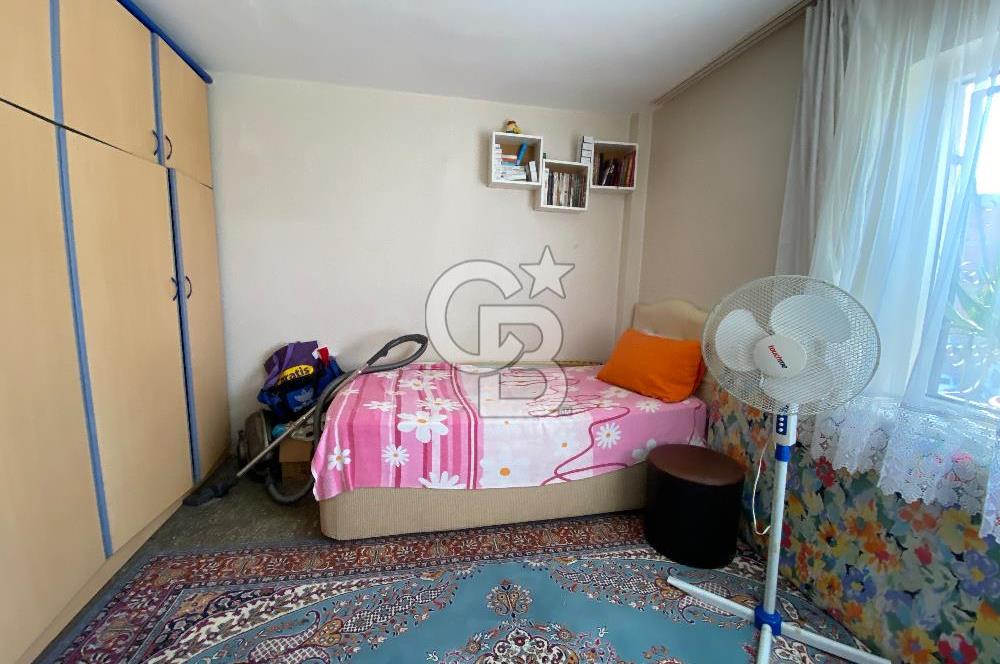 Karşıyaka Cumhuriyet Mahallesinde 2+1 Satılık Daire