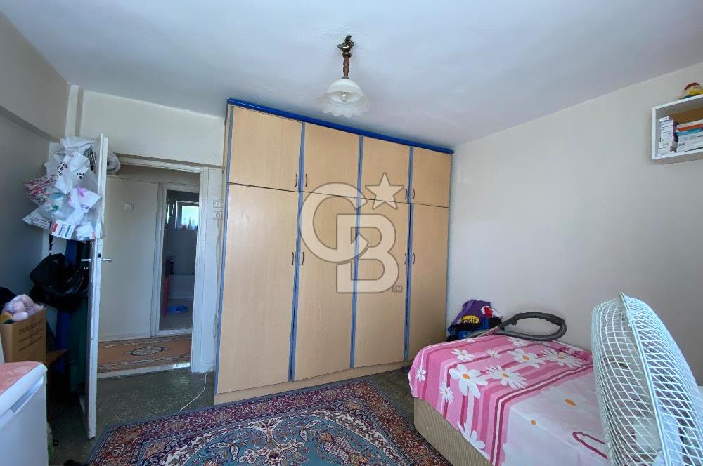 Karşıyaka Cumhuriyet Mahallesinde 2+1 Satılık Daire