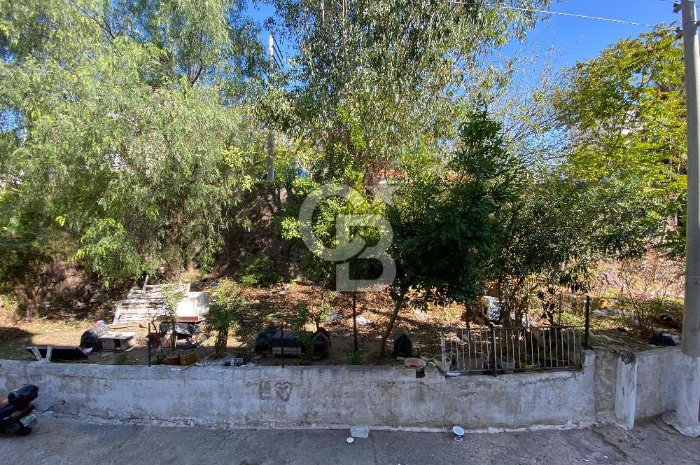 Karşıyaka Cumhuriyet Mahallesinde 2+1 Satılık Daire