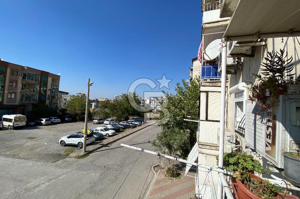 Karşıyaka Cumhuriyet Mahallesinde 2+1 Satılık Daire