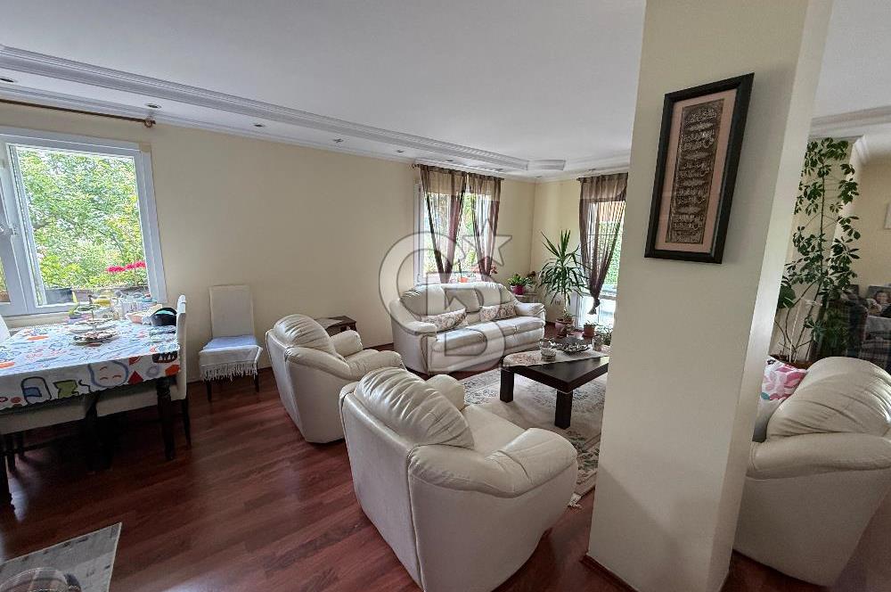 Bağımsız ve özel bir villa; size huzuru, konforu ve eşsiz deniz manzarasını sunuyor