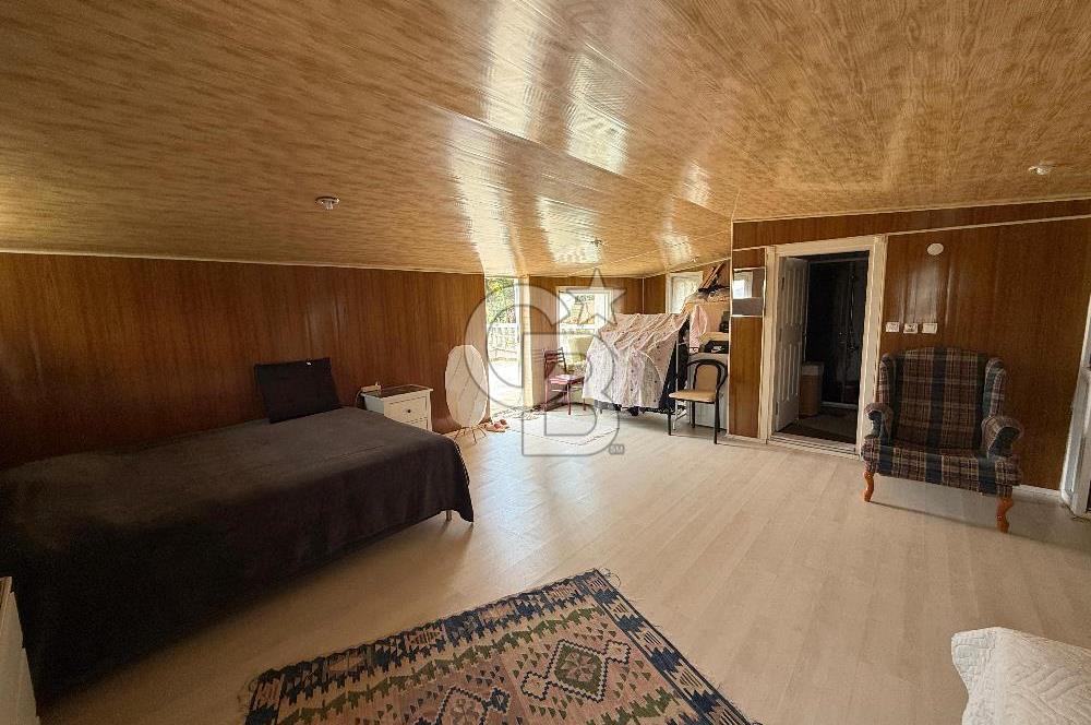Bağımsız ve özel bir villa; size huzuru, konforu ve eşsiz deniz manzarasını sunuyor