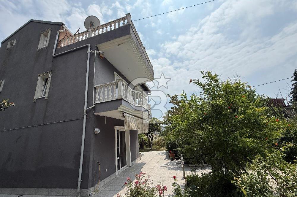 Bağımsız ve özel bir villa; size huzuru, konforu ve eşsiz deniz manzarasını sunuyor