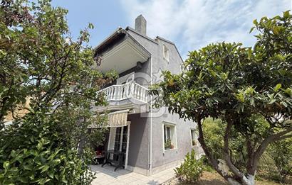 Bağımsız ve özel bir villa; size huzuru, konforu ve eşsiz deniz manzarasını sunuyor