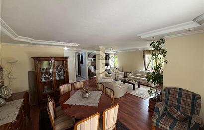 Bağımsız ve özel bir villa; size huzuru, konforu ve eşsiz deniz manzarasını sunuyor