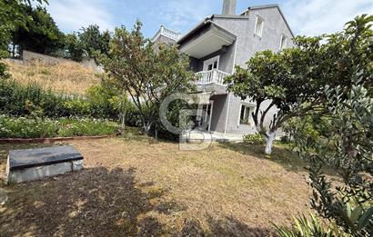 Bağımsız ve özel bir villa; size huzuru, konforu ve eşsiz deniz manzarasını sunuyor