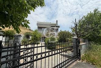 Bağımsız ve özel bir villa; size huzuru, konforu ve eşsiz deniz manzarasını sunuyor