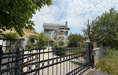Bağımsız ve özel bir villa; size huzuru, konforu ve eşsiz deniz manzarasını sunuyor