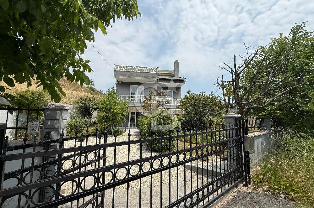 Bağımsız ve özel bir villa; size huzuru, konforu ve eşsiz deniz manzarasını sunuyor
