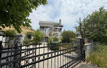 Bağımsız ve özel bir villa; size huzuru, konforu ve eşsiz deniz manzarasını sunuyor