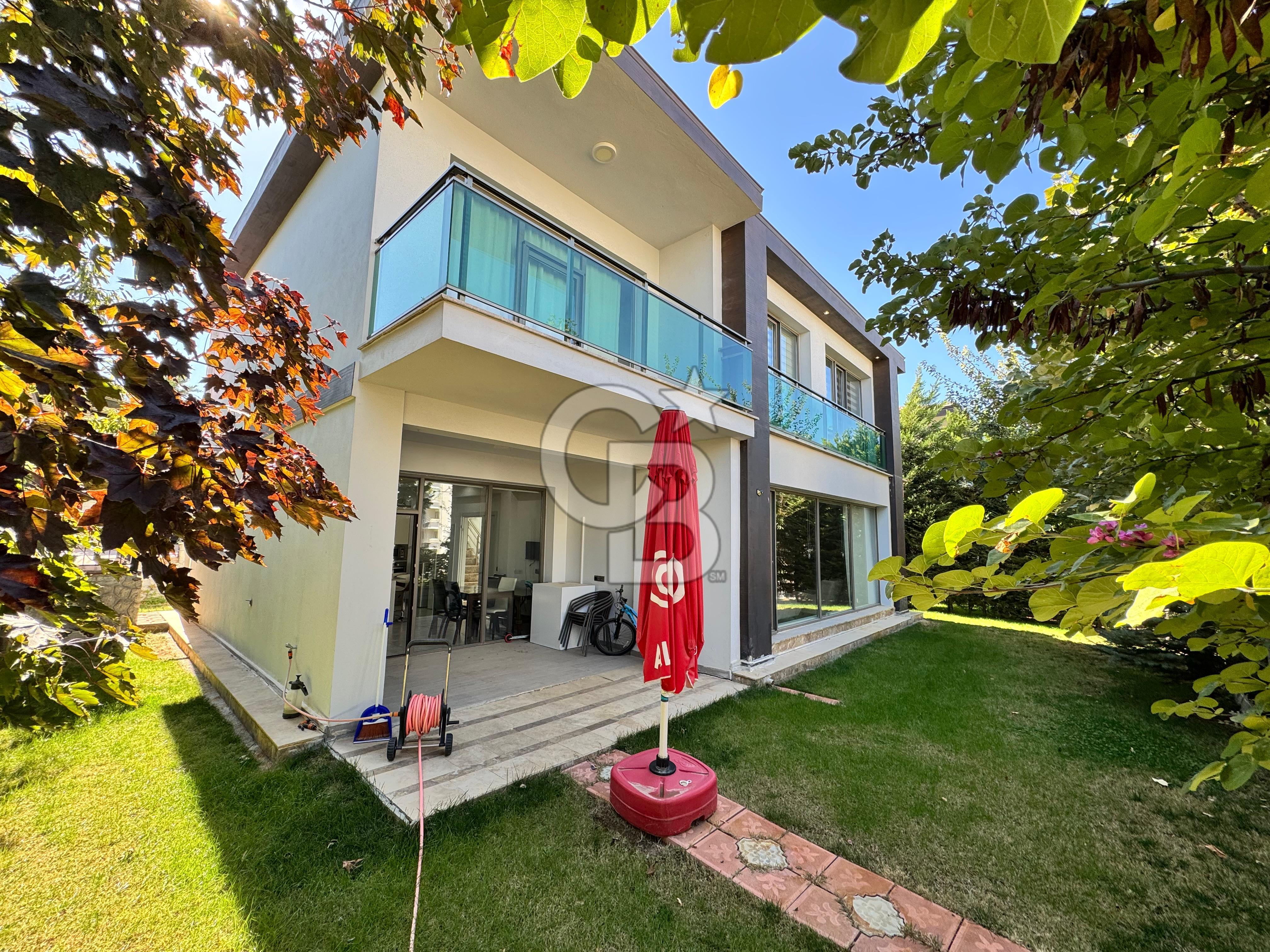 COLDWELL BANKER SAFİR'den TECDE'nin KALBİNDE SATILIK LÜKS VİLLA