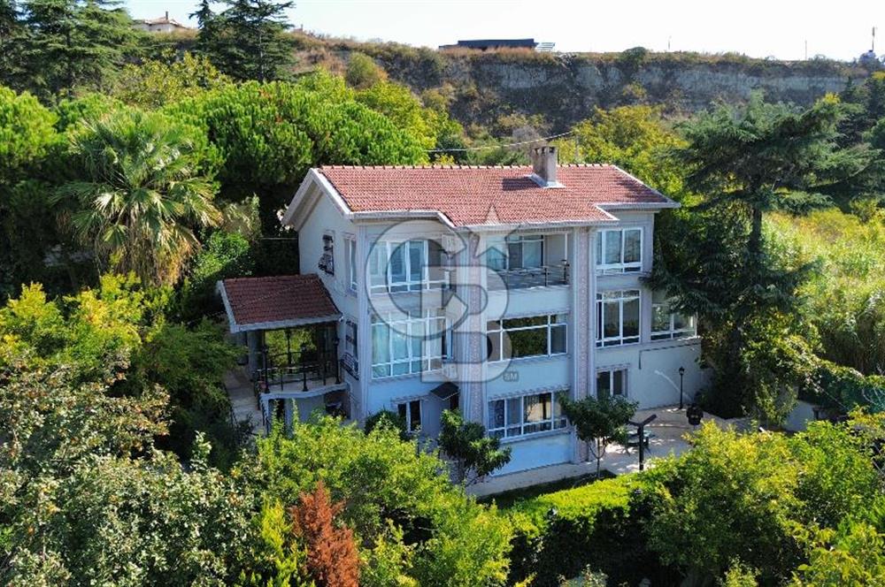 BEYLİKDÜZÜ GÜRPINARDA PANORAMİK DENİZ MANZARALI VİLLA