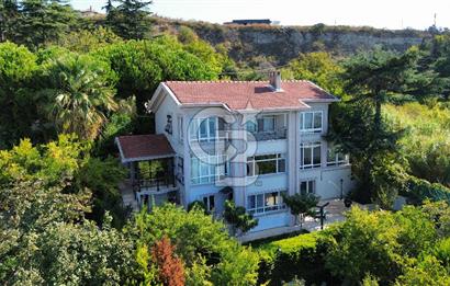 BEYLİKDÜZÜ GÜRPINARDA PANORAMİK DENİZ MANZARALI VİLLA