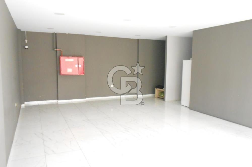 CB  EVEREST'TEN CADDE ÜSTÜ TABELA DEGERİ YÜKSEK KİRALIK DÜKKAN