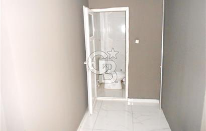 CB  EVEREST'TEN CADDE ÜSTÜ TABELA DEGERİ YÜKSEK KİRALIK DÜKKAN