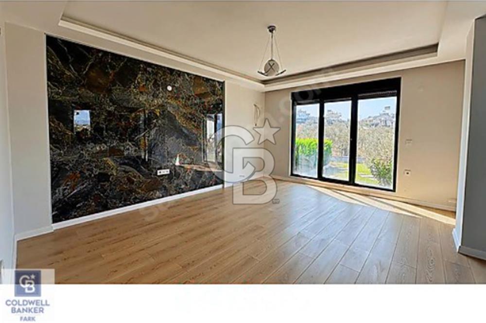 CB FARK'tan Denize 200 Metre Lüks Geniş Bahçeli Villa